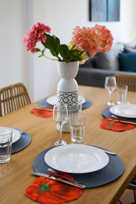 Blue Delta Apartment Palaio Faliro Athens Ngoại thất bức ảnh