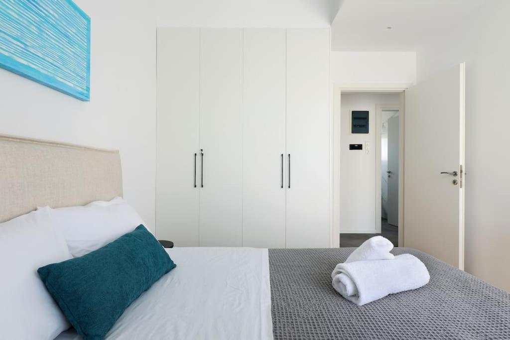 Blue Delta Apartment Palaio Faliro Athens Ngoại thất bức ảnh
