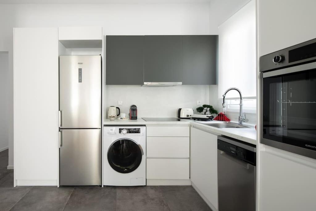 Blue Delta Apartment Palaio Faliro Athens Ngoại thất bức ảnh