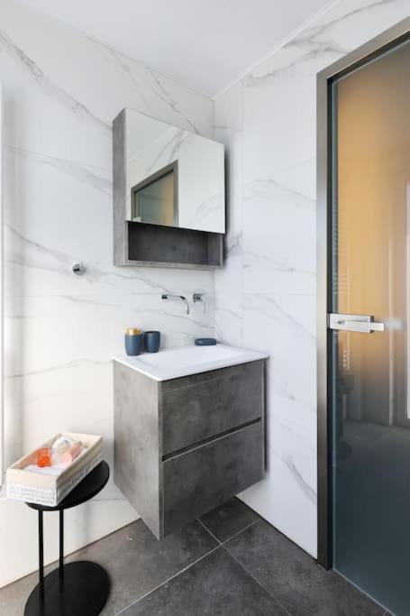Blue Delta Apartment Palaio Faliro Athens Ngoại thất bức ảnh